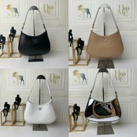 Picture of Prada Lady Handbags _SKUfw116888285fw